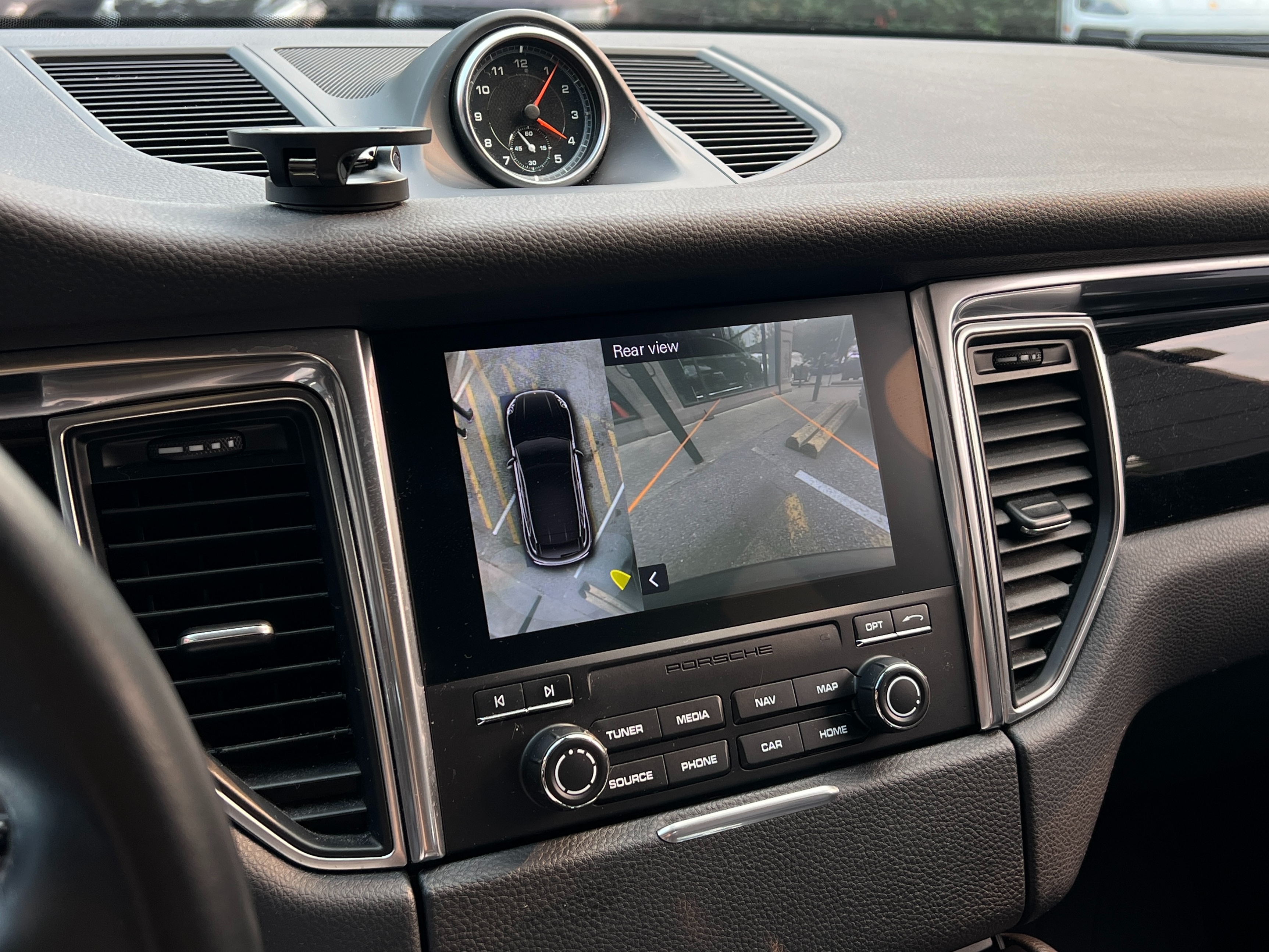 2018 Porsche Macan s - Image 10